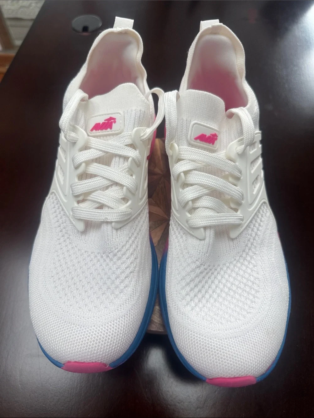Avia women tennis